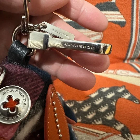 BURBERRY ❤️🌟 SANDRA THE BASSET HOUND BAG CHARM/KEYCHAIN⭐️ - Picture 4 of 8